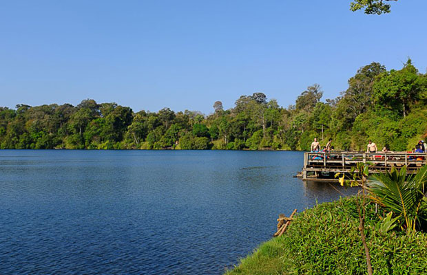 Yeak Laom Lake