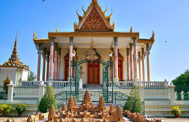 Wat Sar Sor 100 monestry 